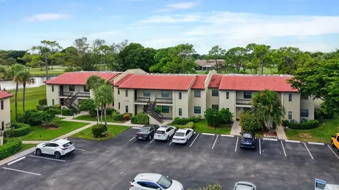 8450 Casa Del Lago Boca Raton FL 33433