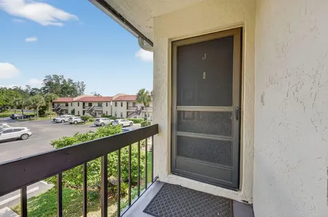 8450 Casa Del Lago Boca Raton FL 33433
