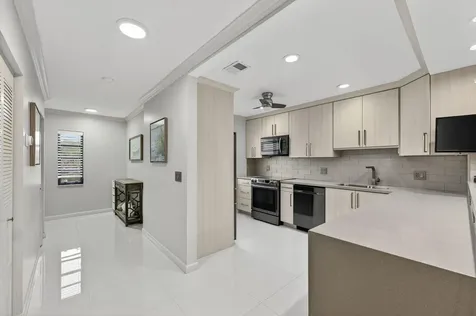 8450 Casa Del Lago Boca Raton FL 33433