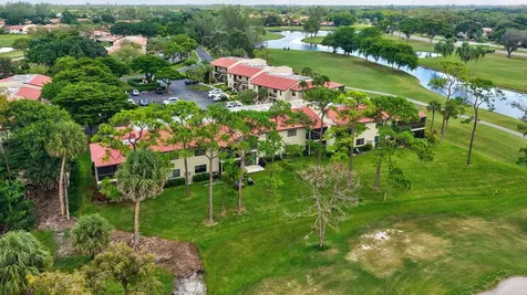 8450 Casa Del Lago Boca Raton FL 33433