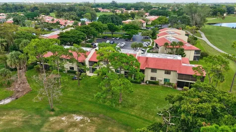8450 Casa Del Lago Boca Raton FL 33433