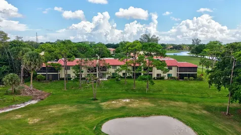 8450 Casa Del Lago Boca Raton FL 33433