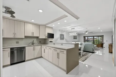 8450 Casa Del Lago Boca Raton FL 33433