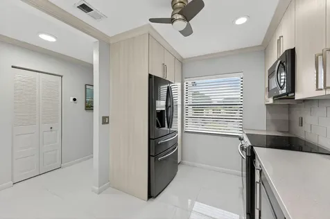 8450 Casa Del Lago Boca Raton FL 33433