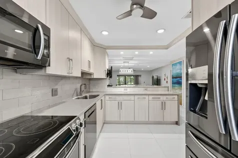 8450 Casa Del Lago Boca Raton FL 33433