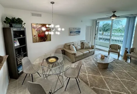 625 Casa Loma Boulevard Boynton Beach FL 33435
