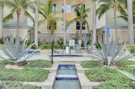 625 Casa Loma Boulevard Boynton Beach FL 33435