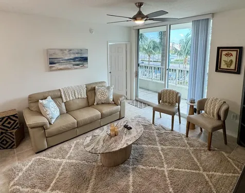 625 Casa Loma Boulevard Boynton Beach FL 33435