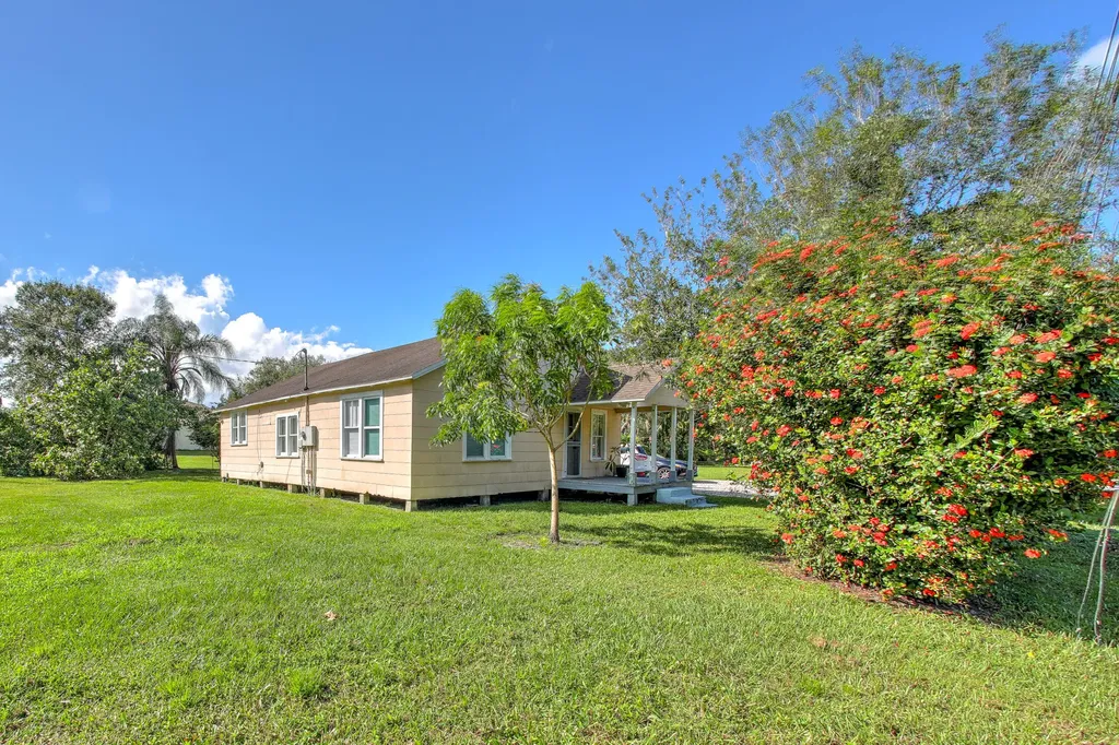 3195 Mcneil Road Fort Pierce FL 34981