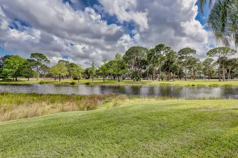 6 Lexington Lane Palm Beach Gardens FL 33418