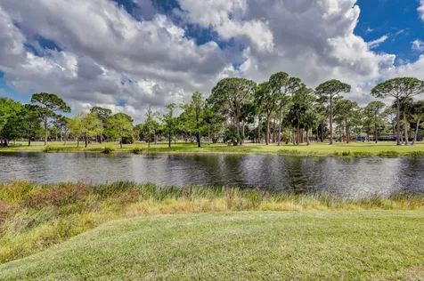 6 Lexington Lane Palm Beach Gardens FL 33418