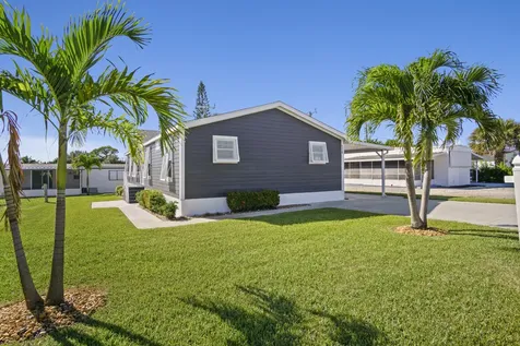8328 Se Swan Avenue Hobe Sound FL 33455