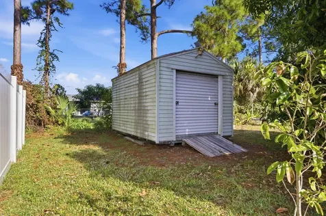 1273 Sw Glastonberry Avenue Port Saint Lucie FL 34953