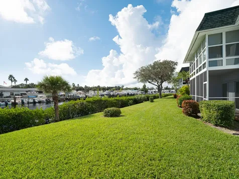 2800 Indian River Boulevard Vero Beach FL 32960