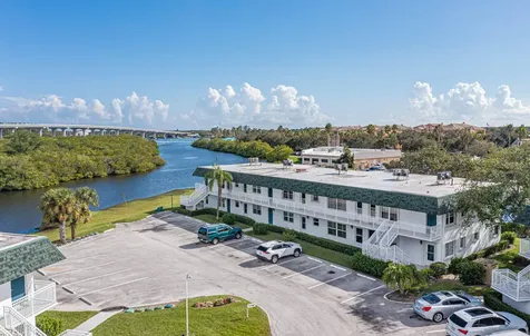 2800 Indian River Boulevard Vero Beach FL 32960