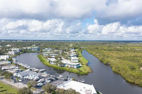 2800 Indian River Boulevard Vero Beach FL 32960