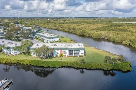 2800 Indian River Boulevard Vero Beach FL 32960