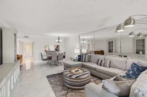 5574 Witney Drive Delray Beach FL 33484