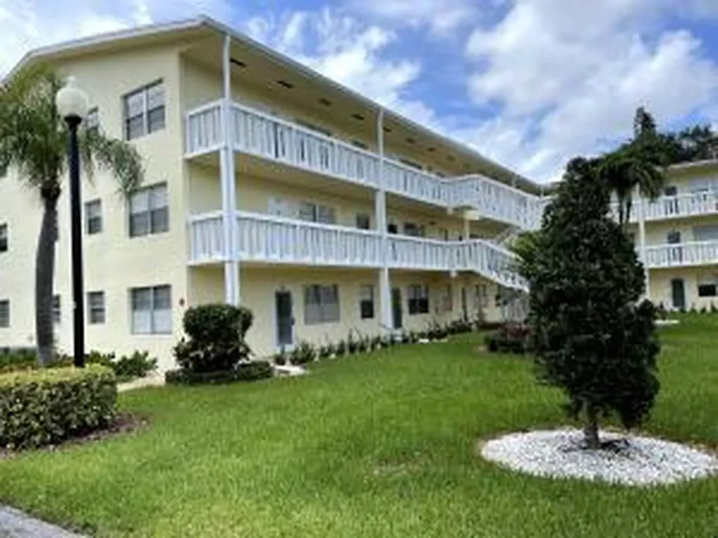 198 Dorset Boca Raton FL 33434