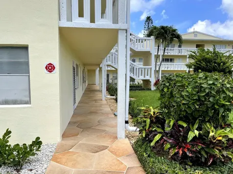198 Dorset Boca Raton FL 33434