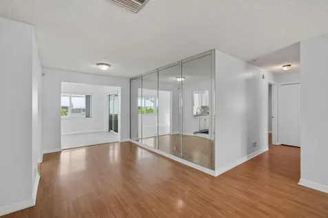 2095 Sw 13th Terrace Boynton Beach FL 33426