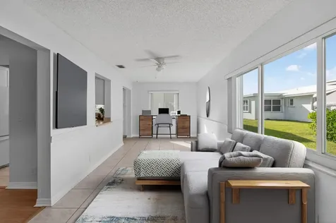 2095 Sw 13th Terrace Boynton Beach FL 33426