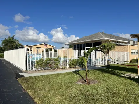 2161 Ne 1st Court Boynton Beach FL 33435