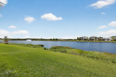 10033 Regency Way Palm Beach Gardens FL 33412