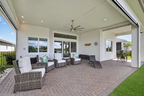 10033 Regency Way Palm Beach Gardens FL 33412