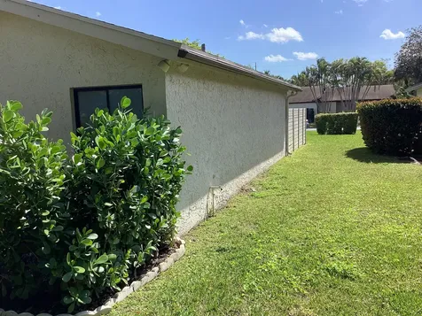 8895 Old Pine Road Boca Raton FL 33433