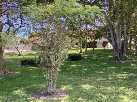 8895 Old Pine Road Boca Raton FL 33433