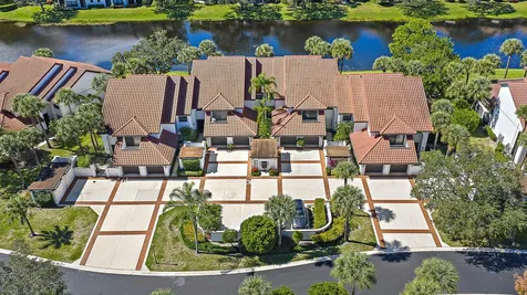 16647 Traders Crossing Jupiter FL 33477