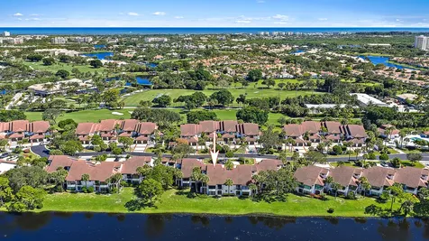 16647 Traders Crossing Jupiter FL 33477