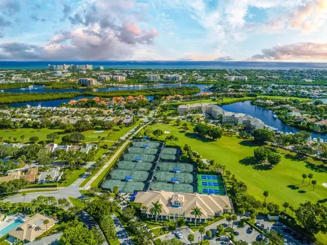 16647 Traders Crossing Jupiter FL 33477