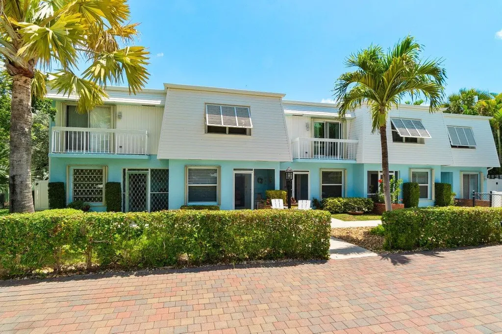842 SE 19th Avenue Deerfield Beach FL 33441