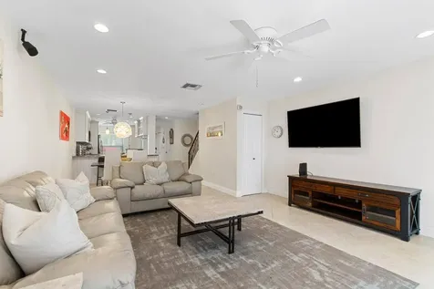 842 SE 19th Avenue Deerfield Beach FL 33441