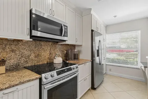 842 SE 19th Avenue Deerfield Beach FL 33441