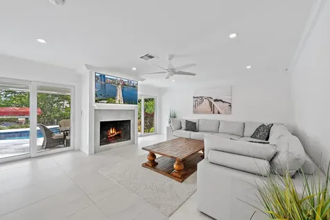 9524 Se Cove Point Street Jupiter FL 33469