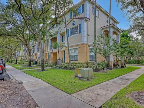 2850 S Oasis Drive Boynton Beach FL 33426