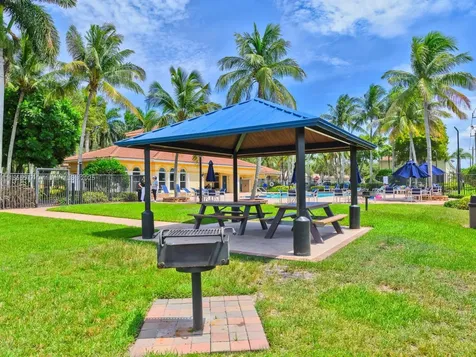 2850 S Oasis Drive Boynton Beach FL 33426
