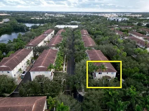2850 S Oasis Drive Boynton Beach FL 33426