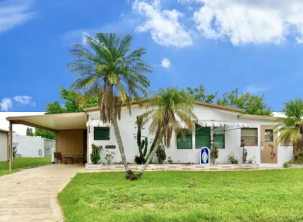 6226 S Joshua Lane Lake Worth FL 33462