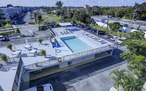3040 Lake Shore Drive Riviera Beach FL 33404