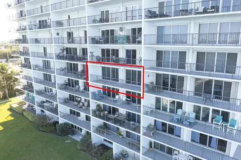 3040 Lake Shore Drive Riviera Beach FL 33404