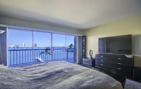 3040 Lake Shore Drive Riviera Beach FL 33404