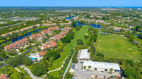 16648 Traders Crossing Jupiter FL 33477