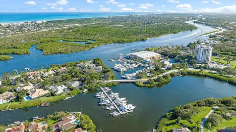 16648 Traders Crossing Jupiter FL 33477