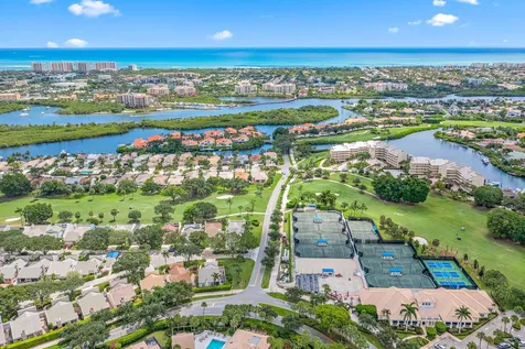 16648 Traders Crossing Jupiter FL 33477