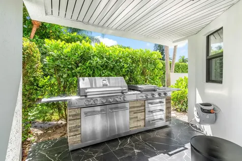 931 Palm Trail Delray Beach FL 33483