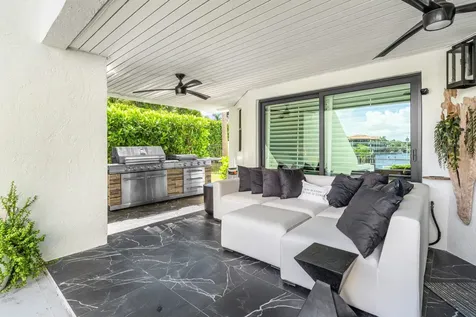 931 Palm Trail Delray Beach FL 33483